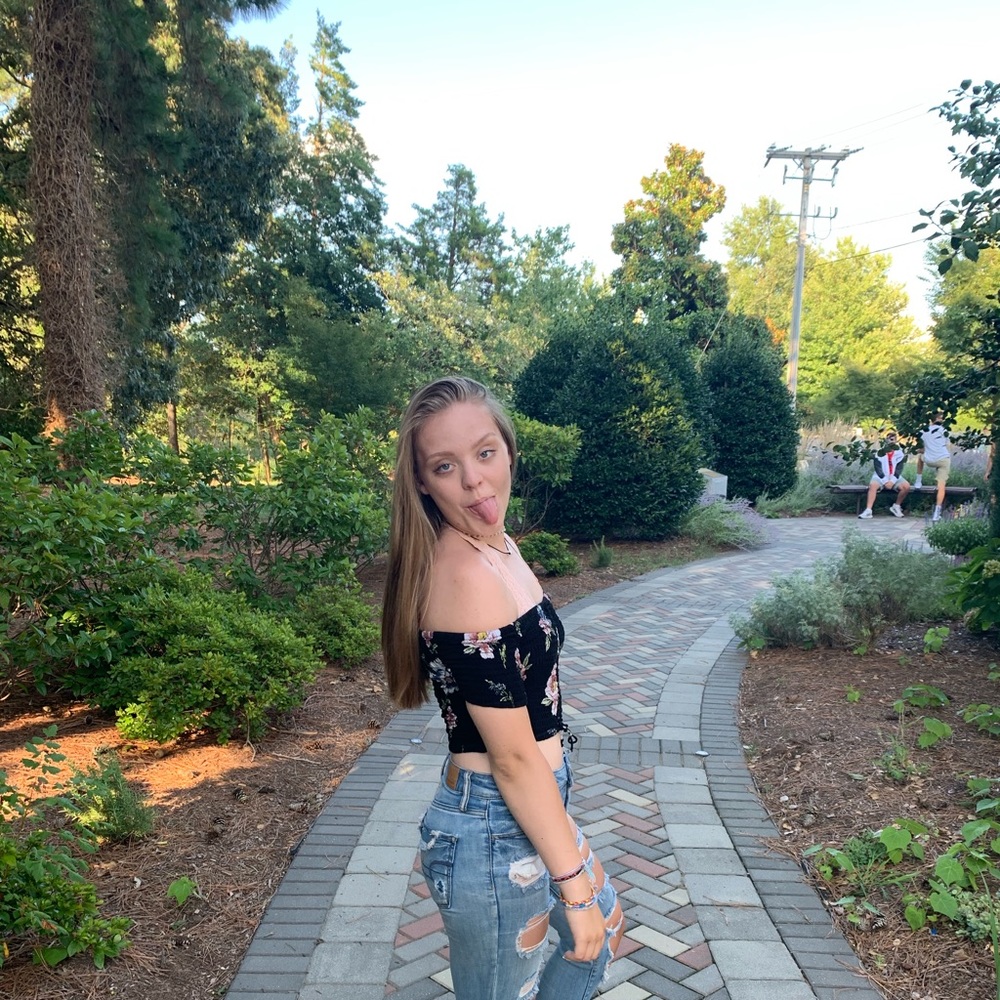 Meet your Posher, Emily